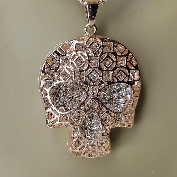 Large Crystallized Golden Skull Pendant Necklace - Picture 11 of 12